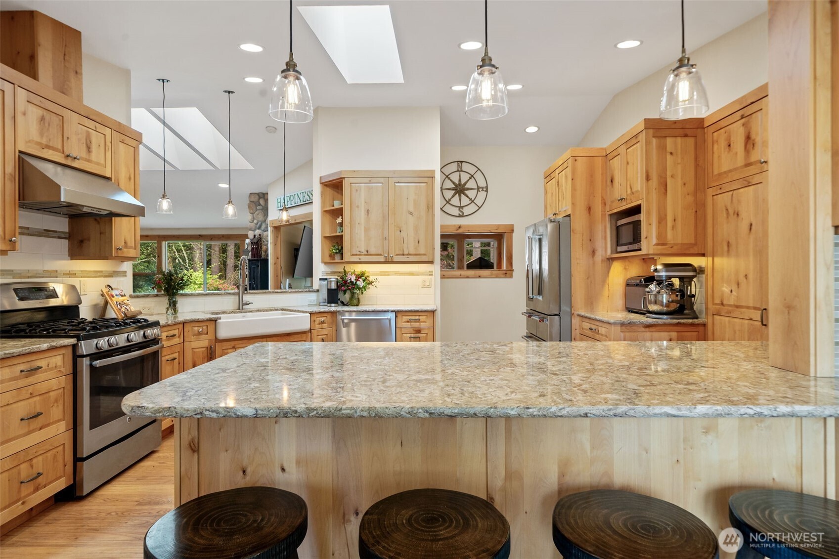 20623 Mainland View Place NE, Suquamish, WA 98392