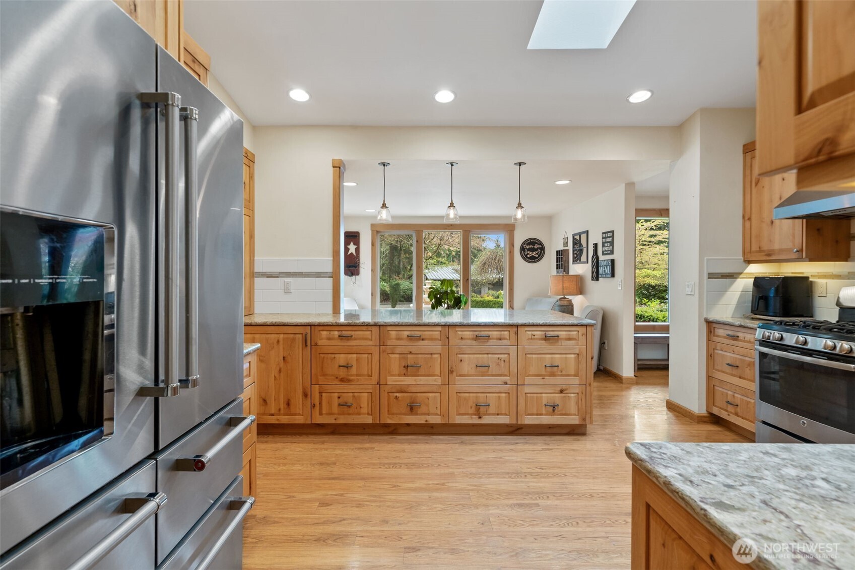 20623 Mainland View Place NE, Suquamish, WA 98392