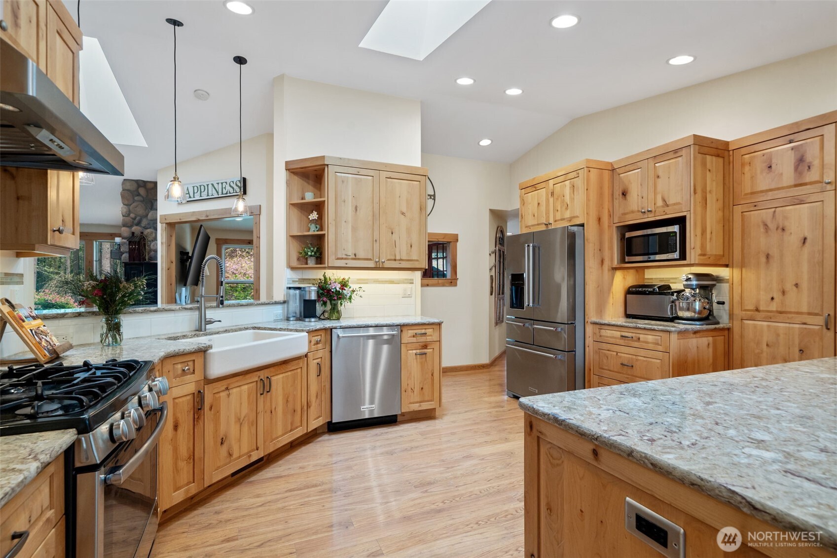 20623 Mainland View Place NE, Suquamish, WA 98392