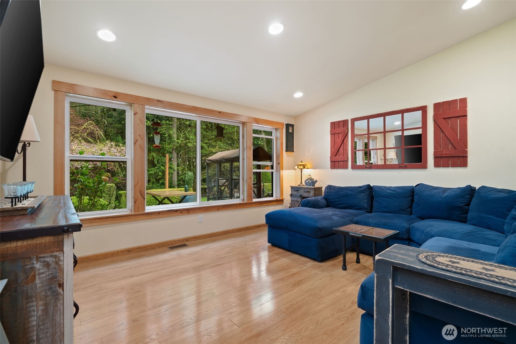 20623 Mainland View Place NE, Suquamish, WA 98392
