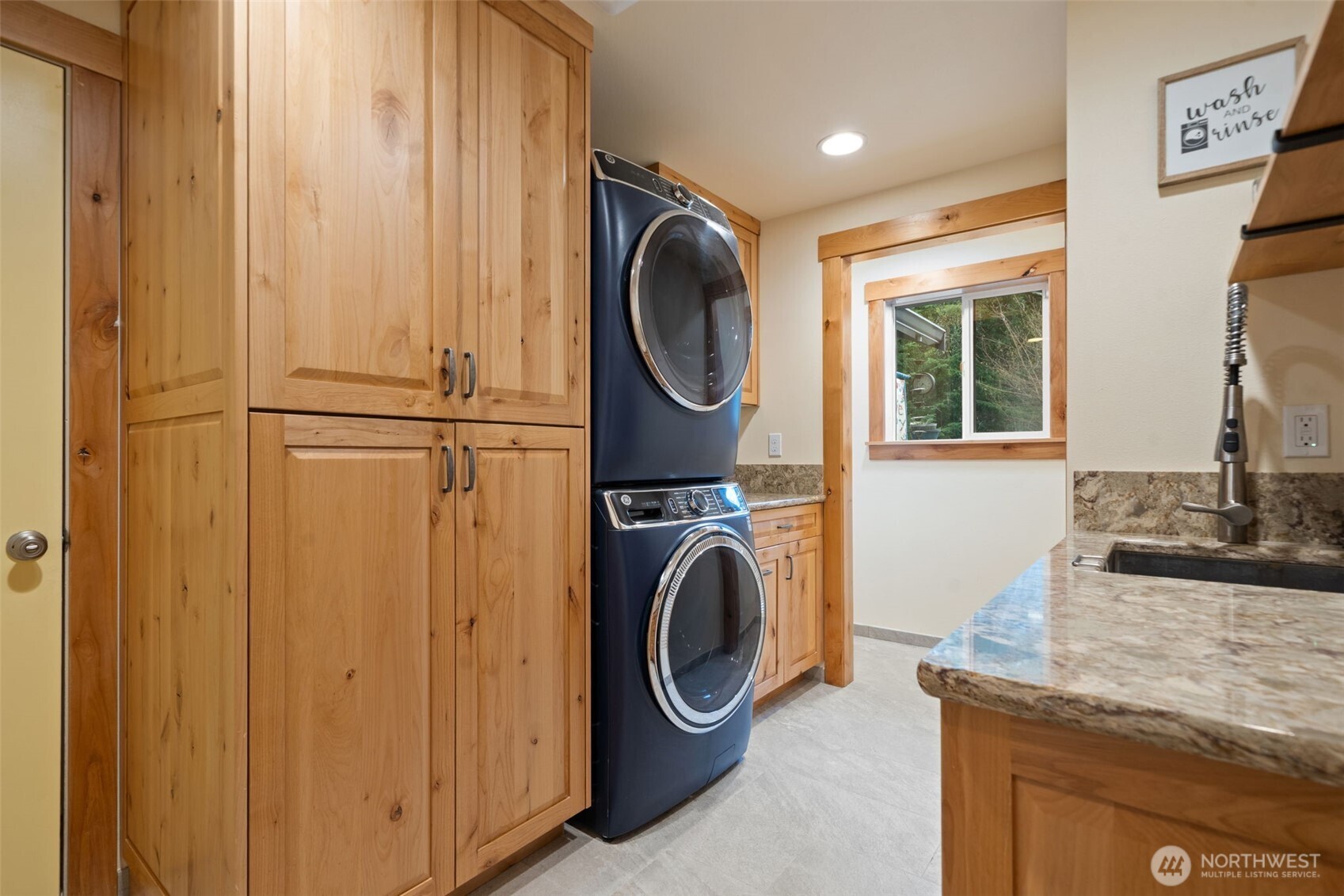 20623 Mainland View Place NE, Suquamish, WA 98392