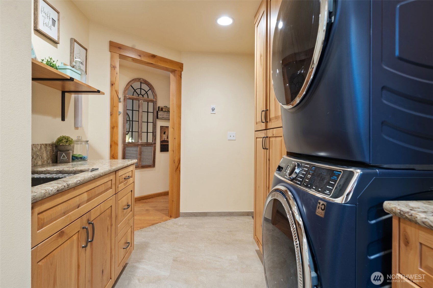20623 Mainland View Place NE, Suquamish, WA 98392
