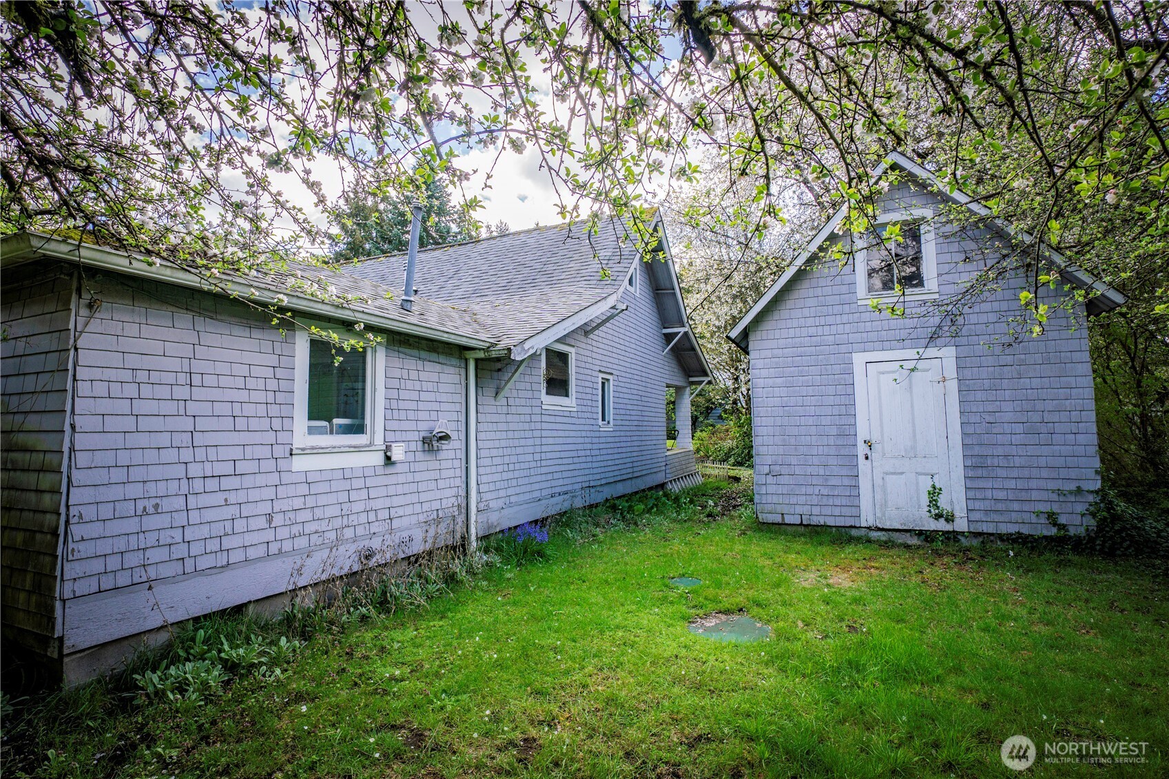 823 Lacey Street SE, Lacey, WA 98503-1326