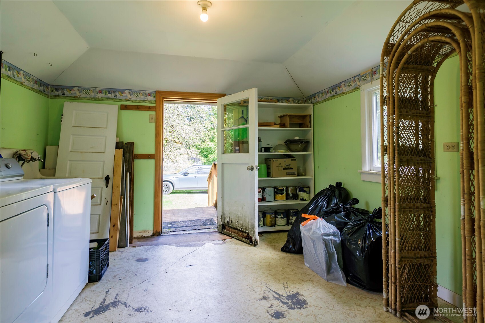 823 Lacey Street SE, Lacey, WA 98503-1326