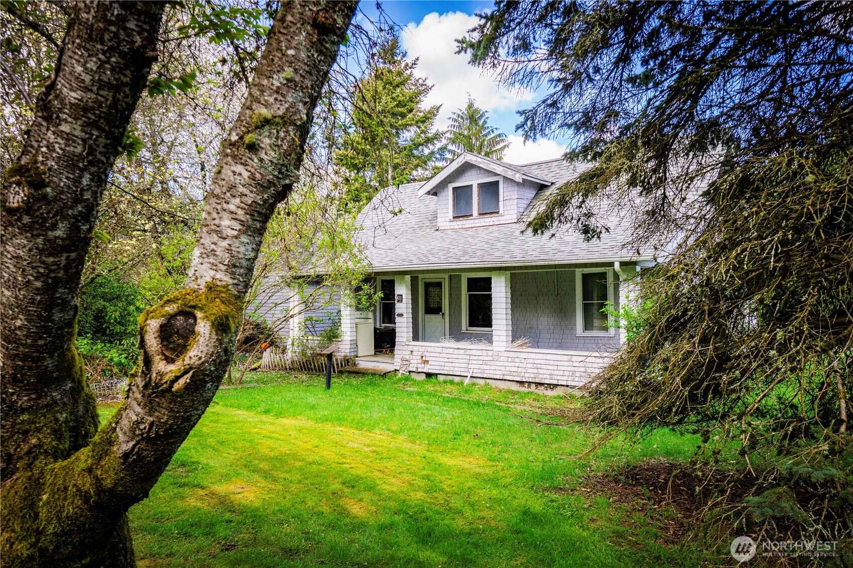 823 Lacey Street SE, Lacey, WA 98503-1326