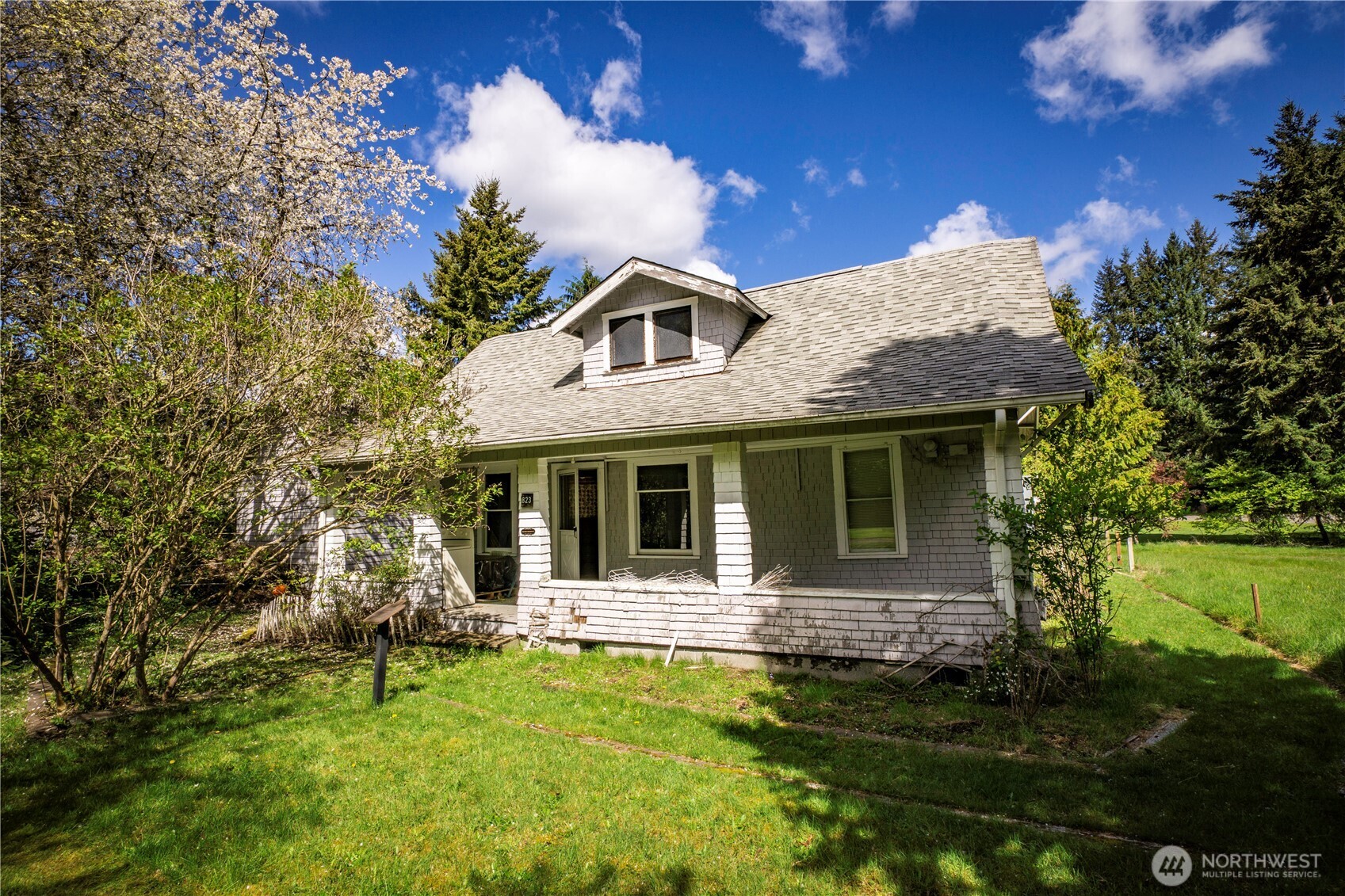 823 Lacey Street SE, Lacey, WA 98503-1326