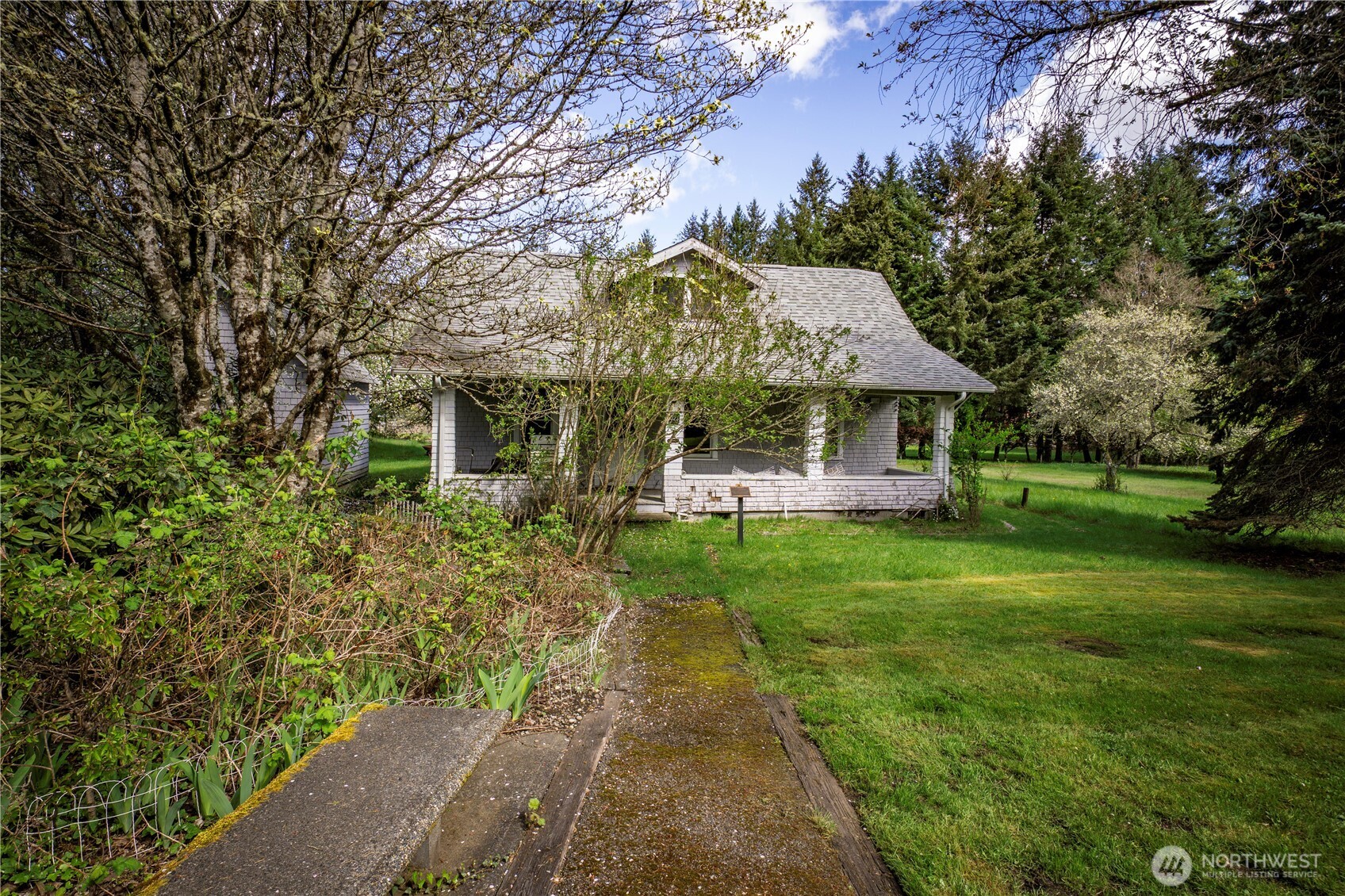 823 Lacey Street SE, Lacey, WA 98503-1326