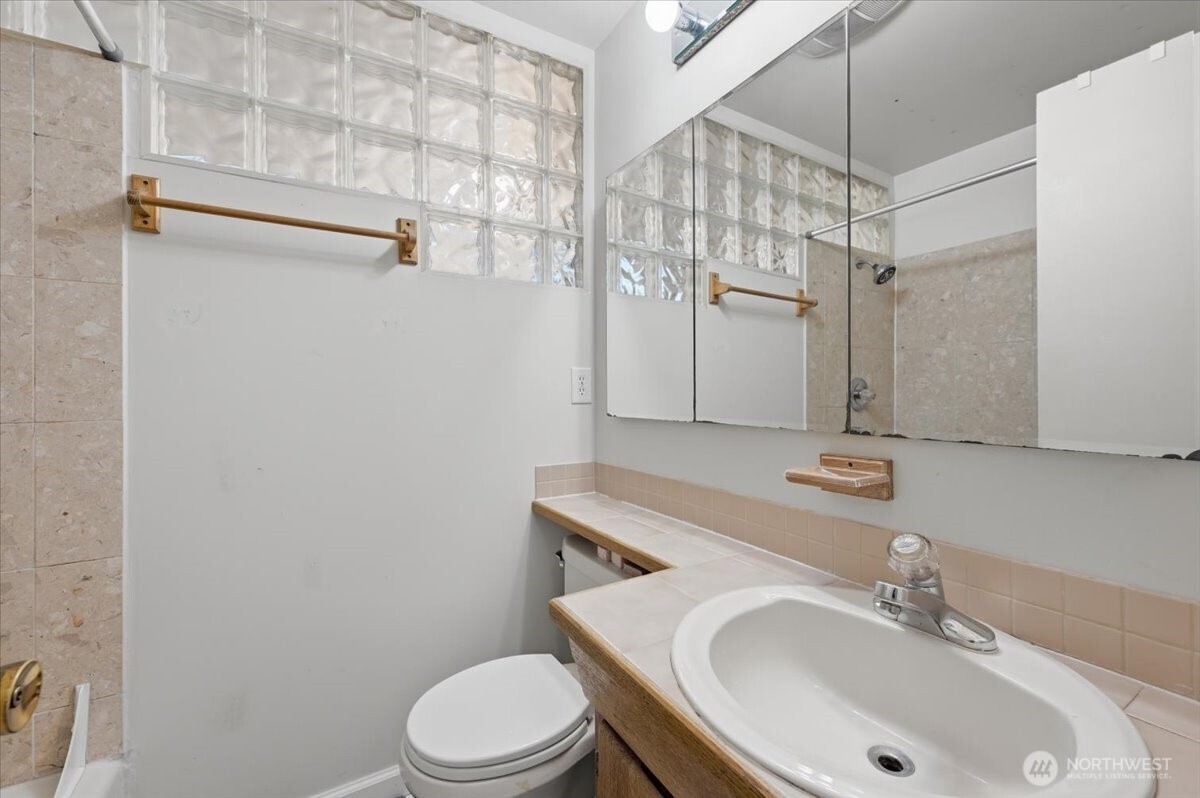 4404 229th Place SW, Mountlake Terrace, WA 98043