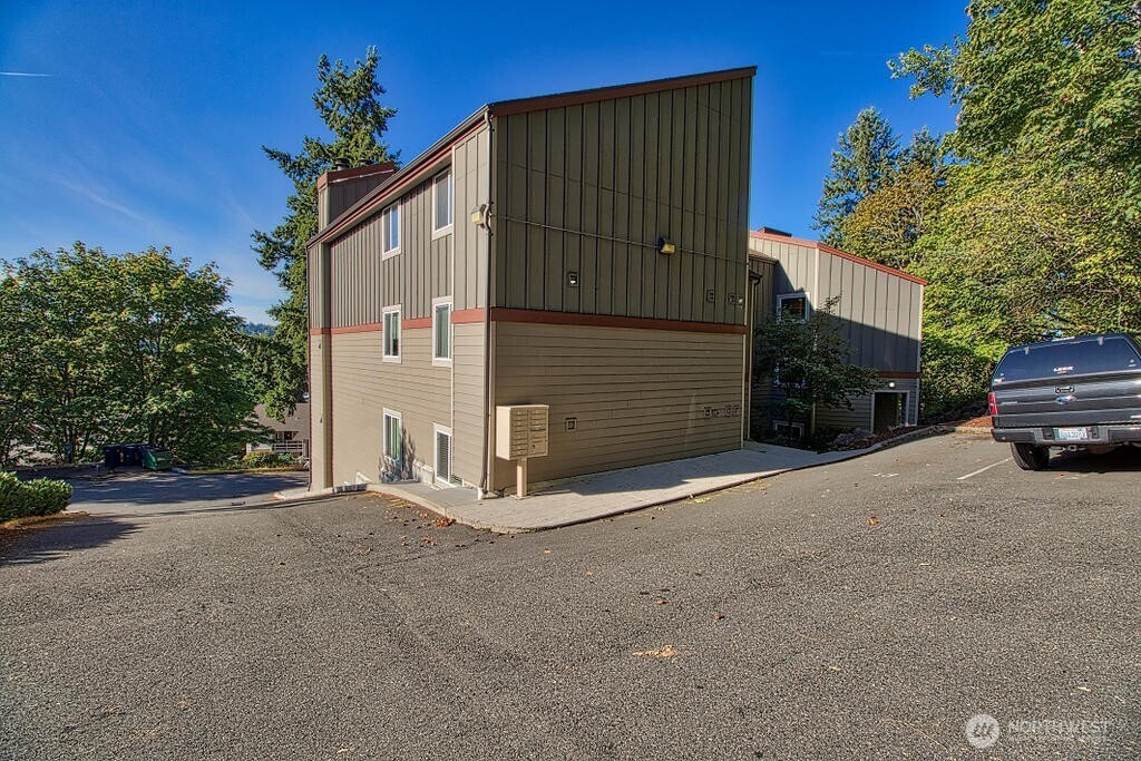 8980 Woodinville-Redmond Rd. NE #302, Redmond, WA 98052