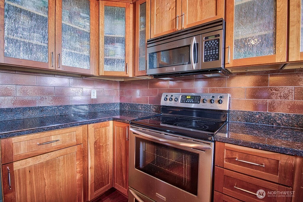 8980 Woodinville-Redmond Rd. NE #302, Redmond, WA 98052