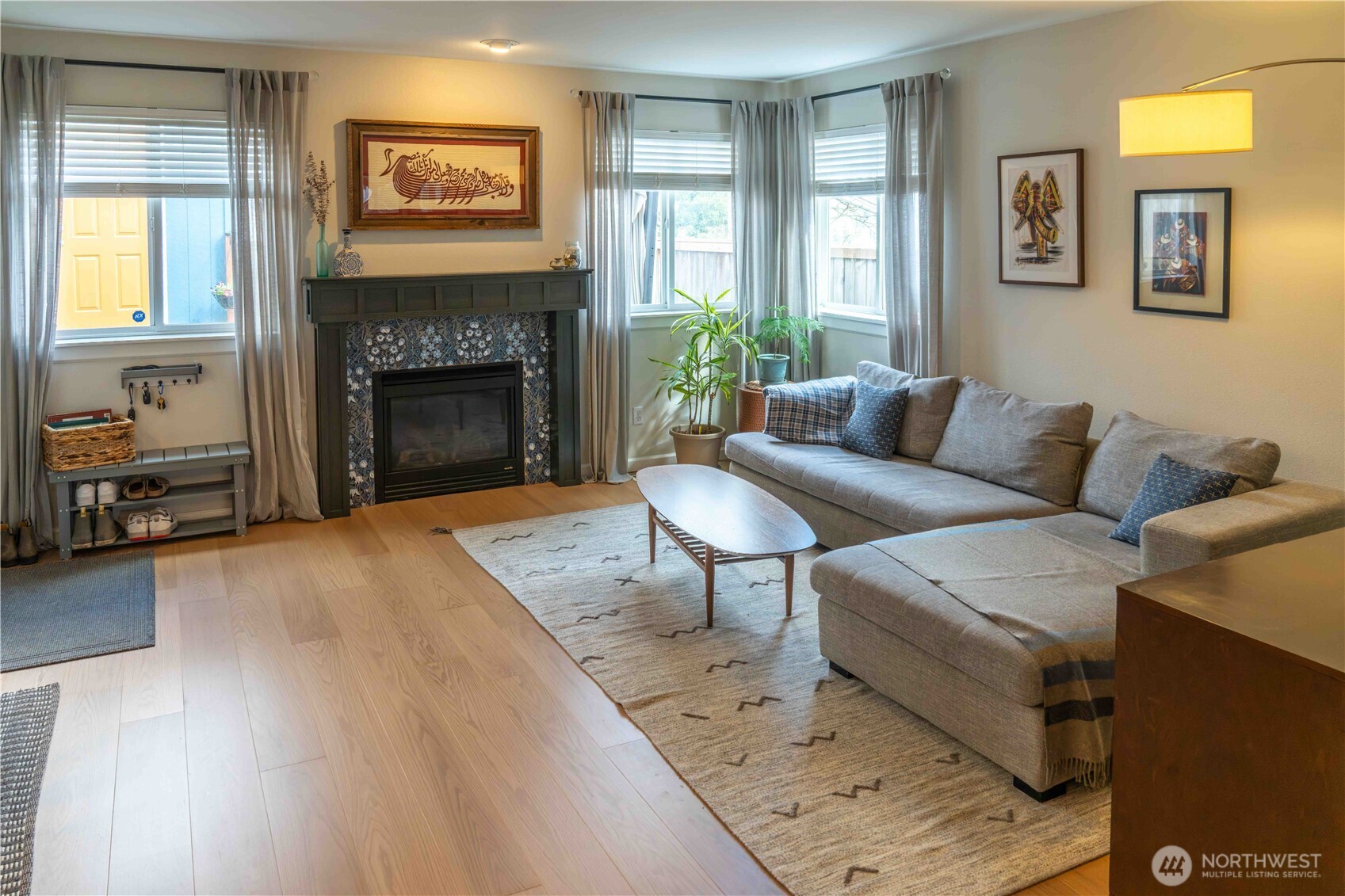 2543 S J Street , Tacoma, WA 98405