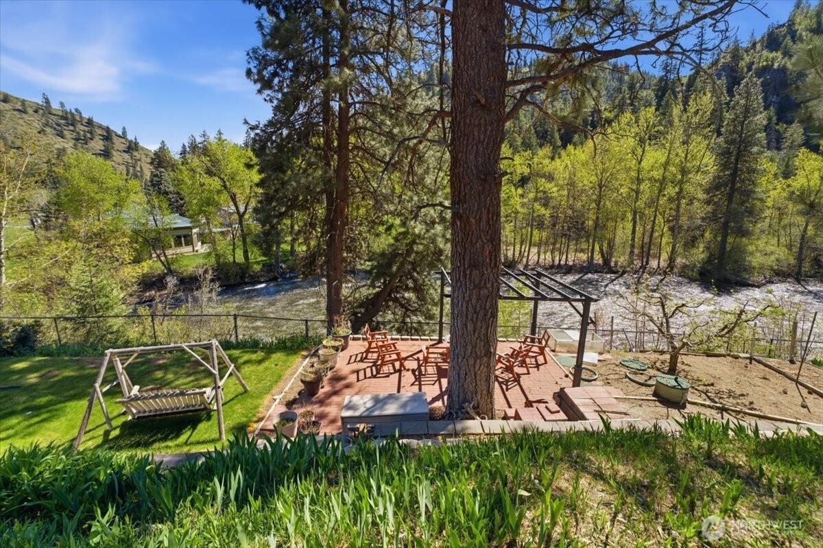 8831 Entiat River Road , Entiat, WA 98822