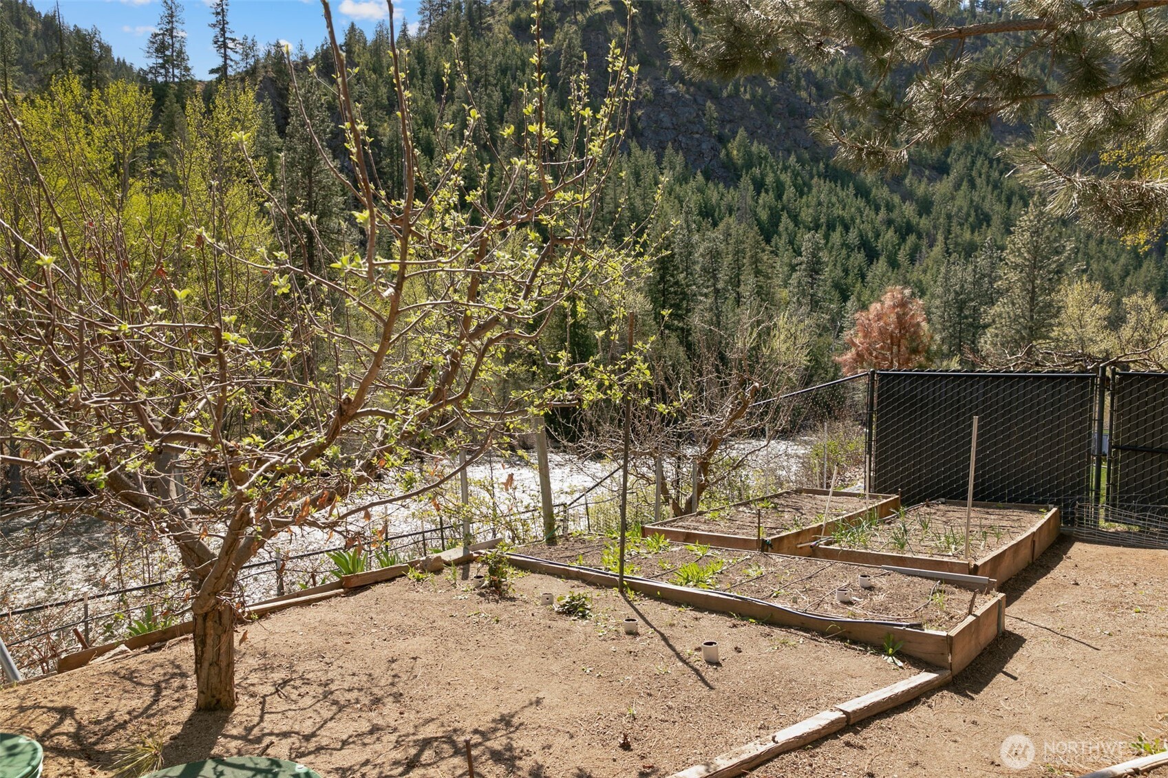 8831 Entiat River Road , Entiat, WA 98822