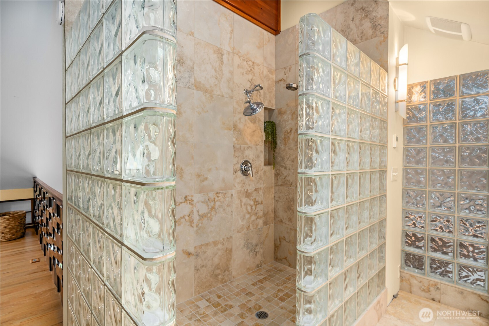 6810 NE Wood Bay Lane , Poulsbo, WA 98370