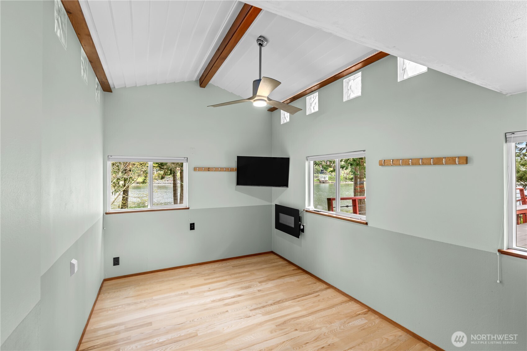 6810 NE Wood Bay Lane , Poulsbo, WA 98370