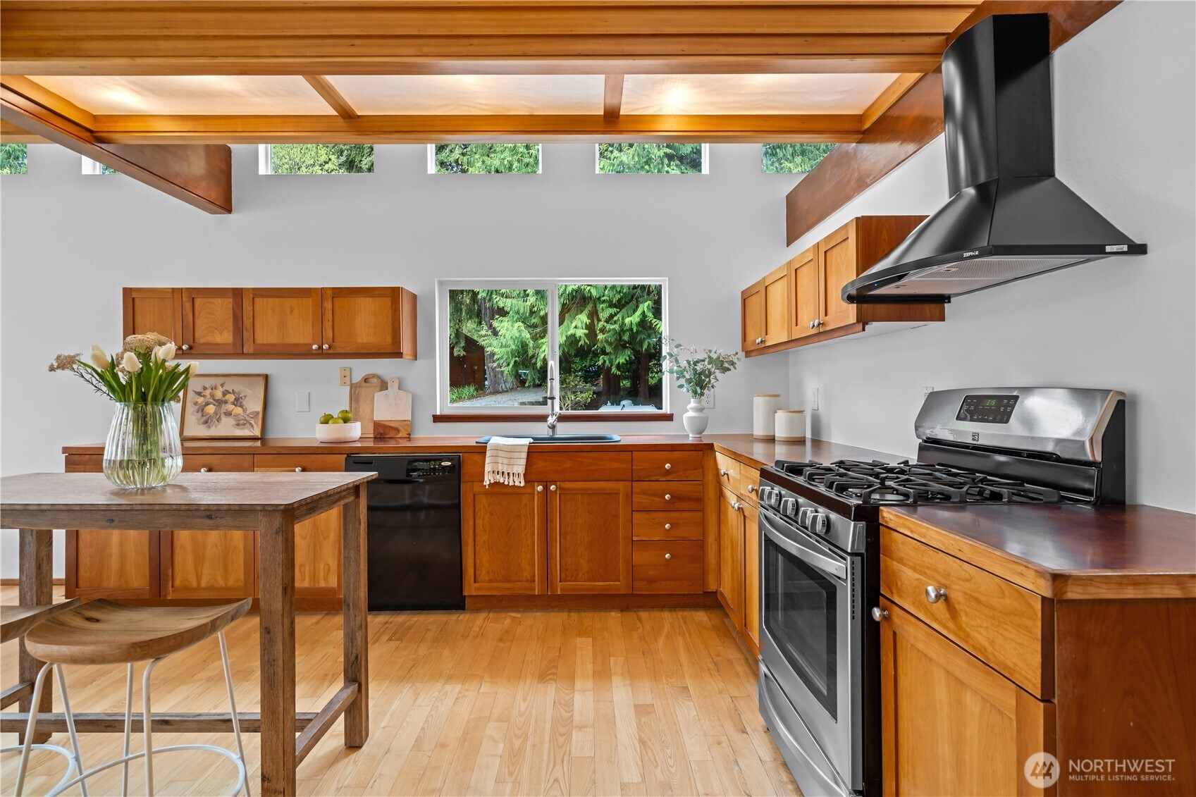 6810 NE Wood Bay Lane , Poulsbo, WA 98370