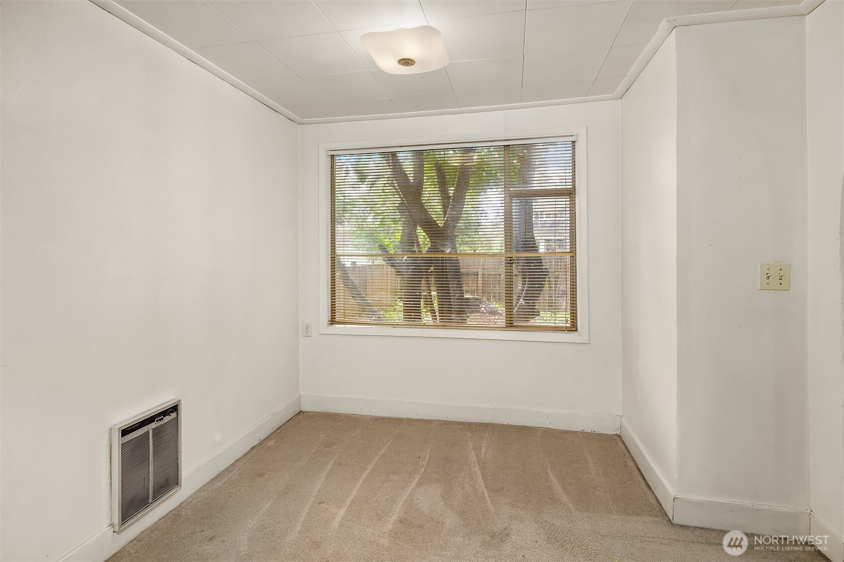 15527 Wallingford Avenue N, Shoreline, WA 98133
