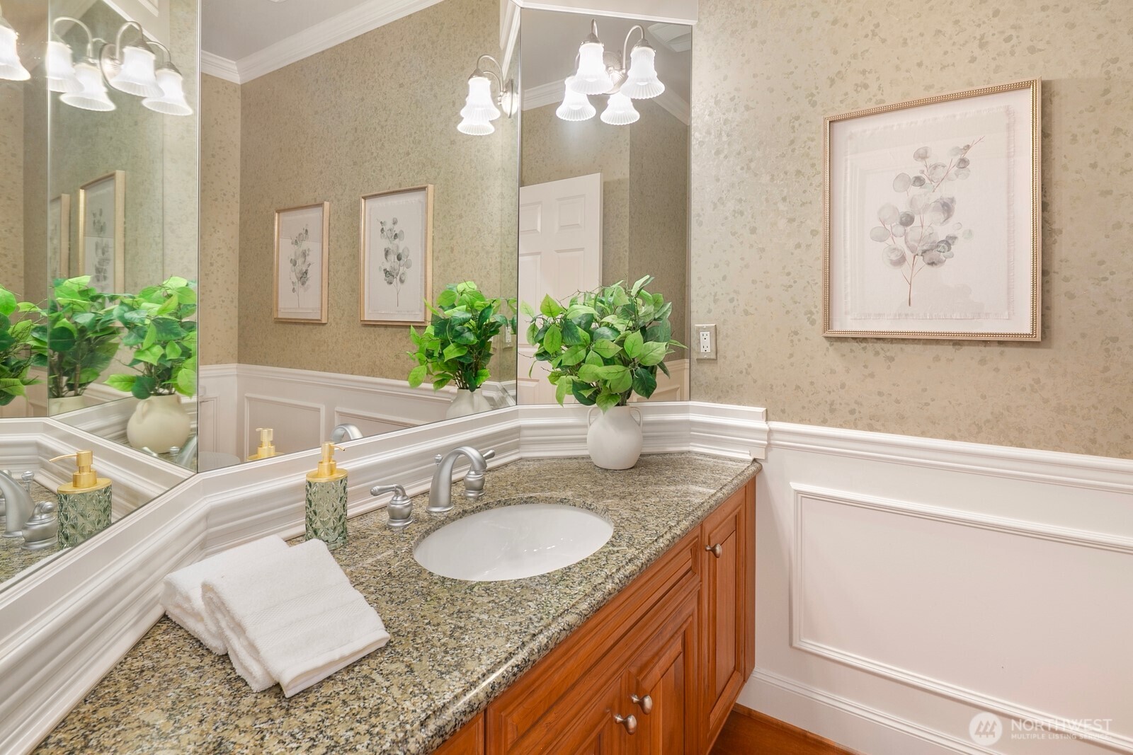 13695 NE 32nd Place , Bellevue, WA 98005