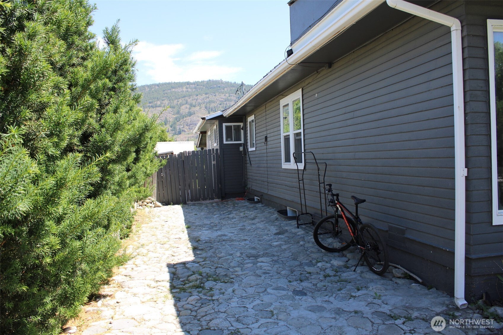 1415 Cherry St , Oroville, WA 98844