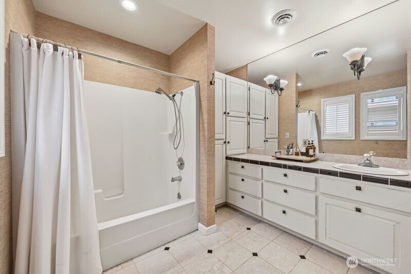 22 N Franklin Avenue , Wenatchee, WA 98801