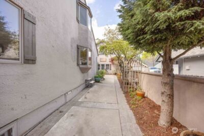 22 N Franklin Avenue , Wenatchee, WA 98801 - Photo 8