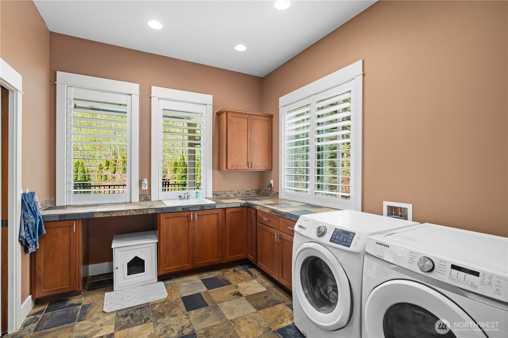 4727 NE Rova Road , Poulsbo, WA 98370