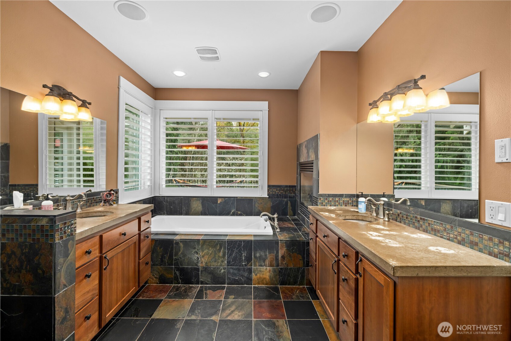 4727 NE Rova Road , Poulsbo, WA 98370