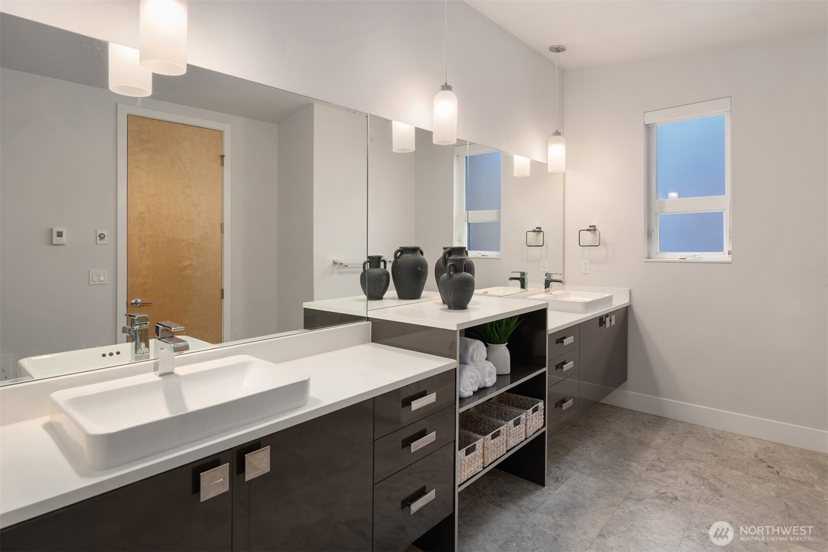305 24th Avenue E, Seattle, WA 98112