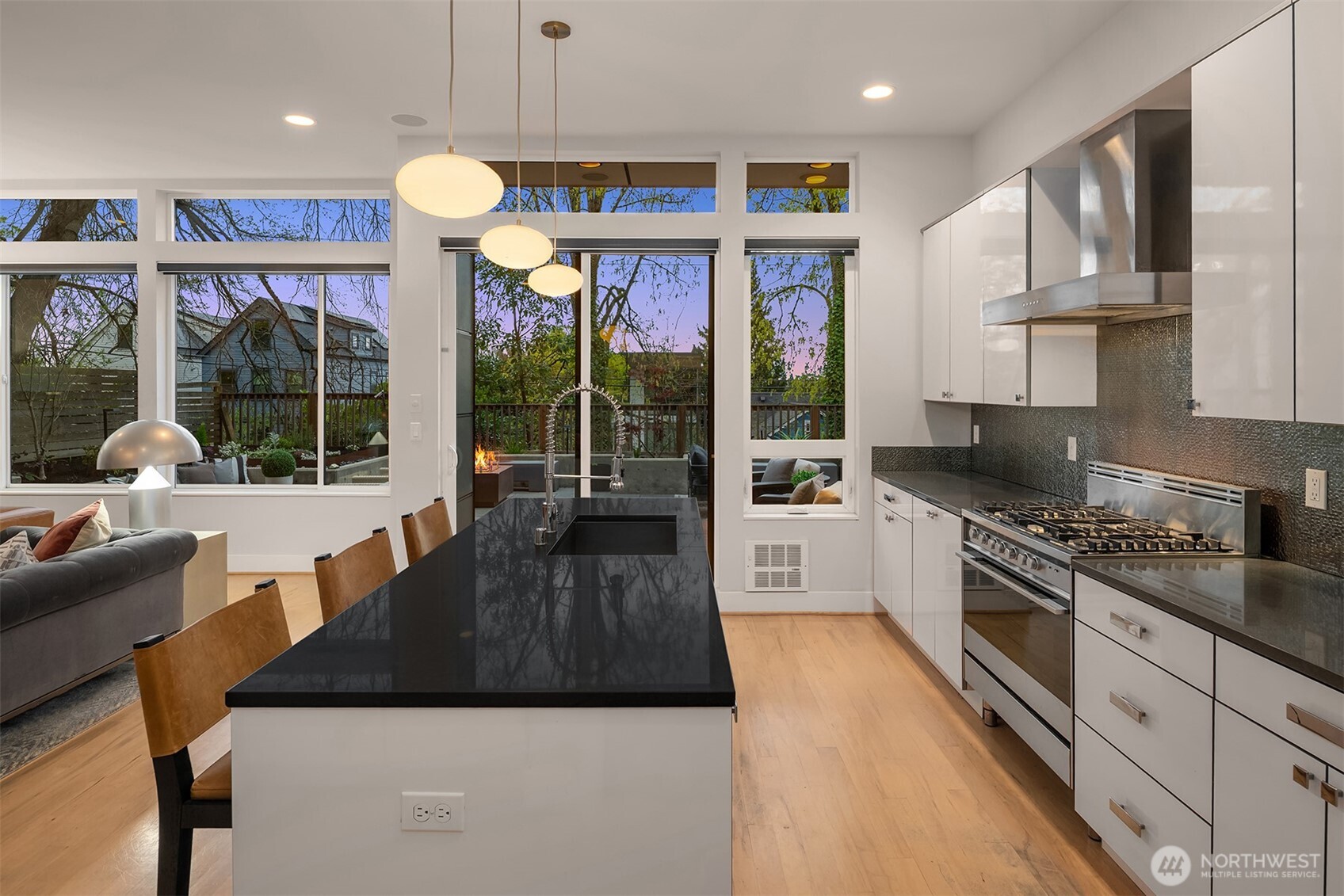 305 24th Avenue E, Seattle, WA 98112