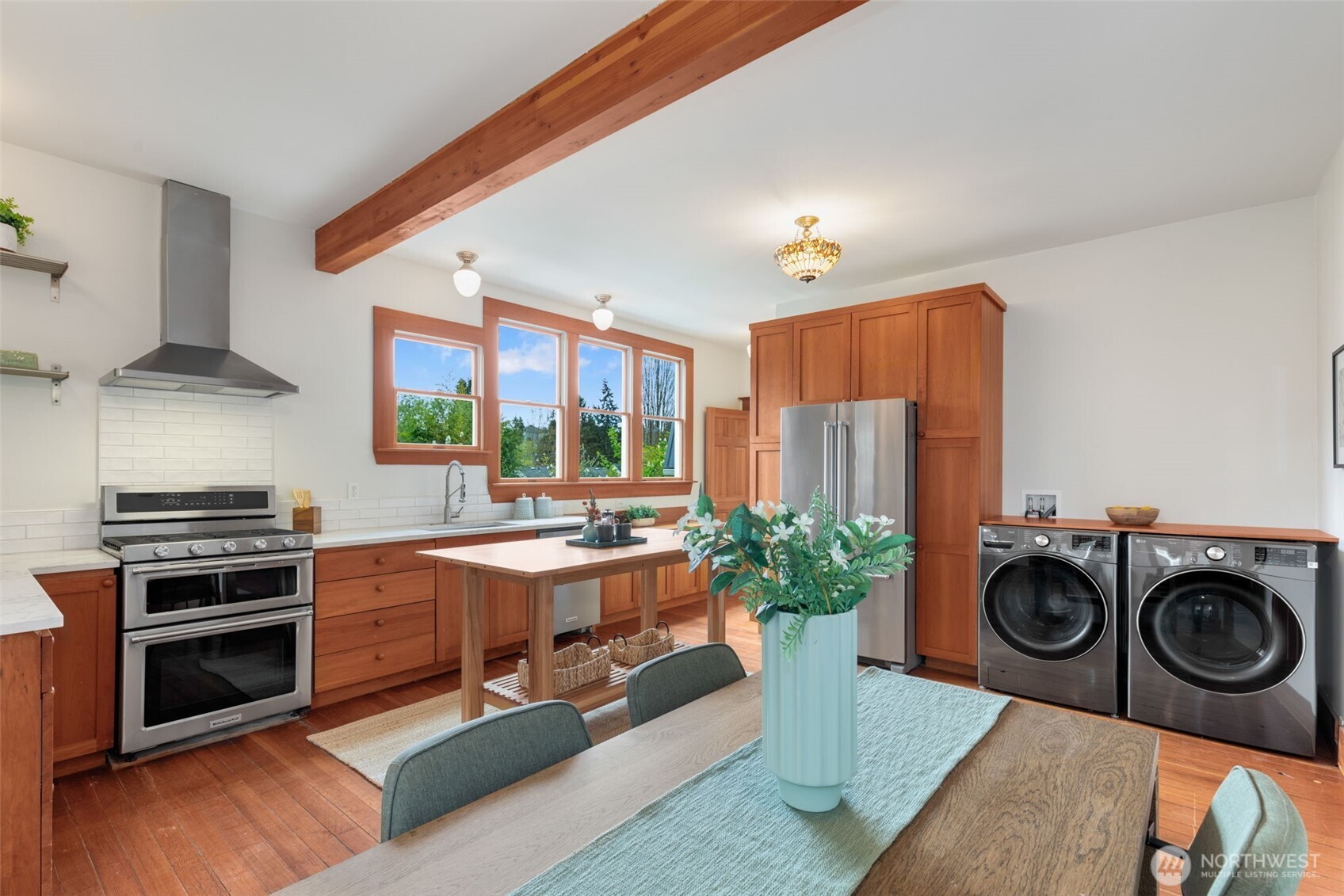 717 N 73rd Street , Seattle, WA 98103