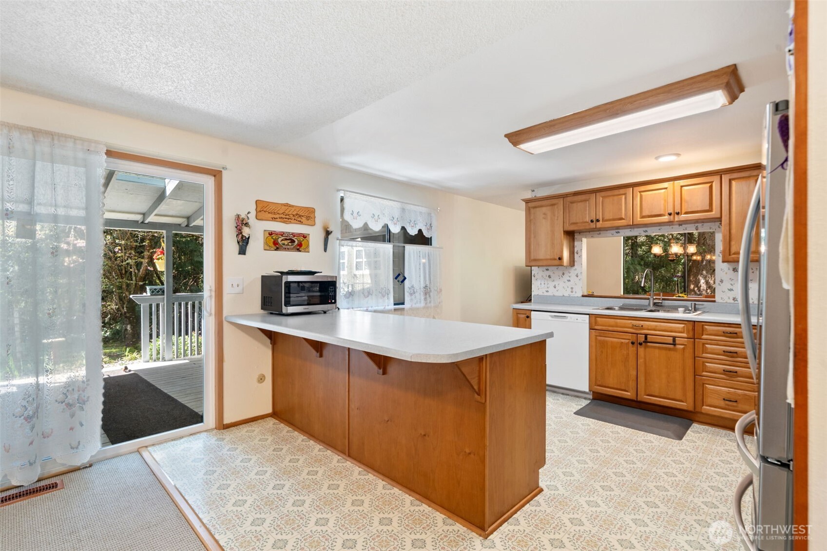 5496 NE Laura Loop , Poulsbo, WA 98370