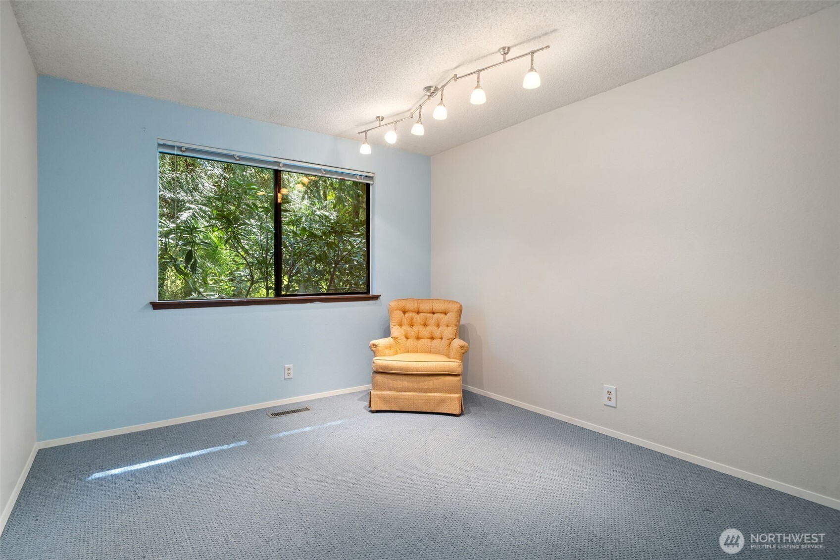 5496 NE Laura Loop , Poulsbo, WA 98370