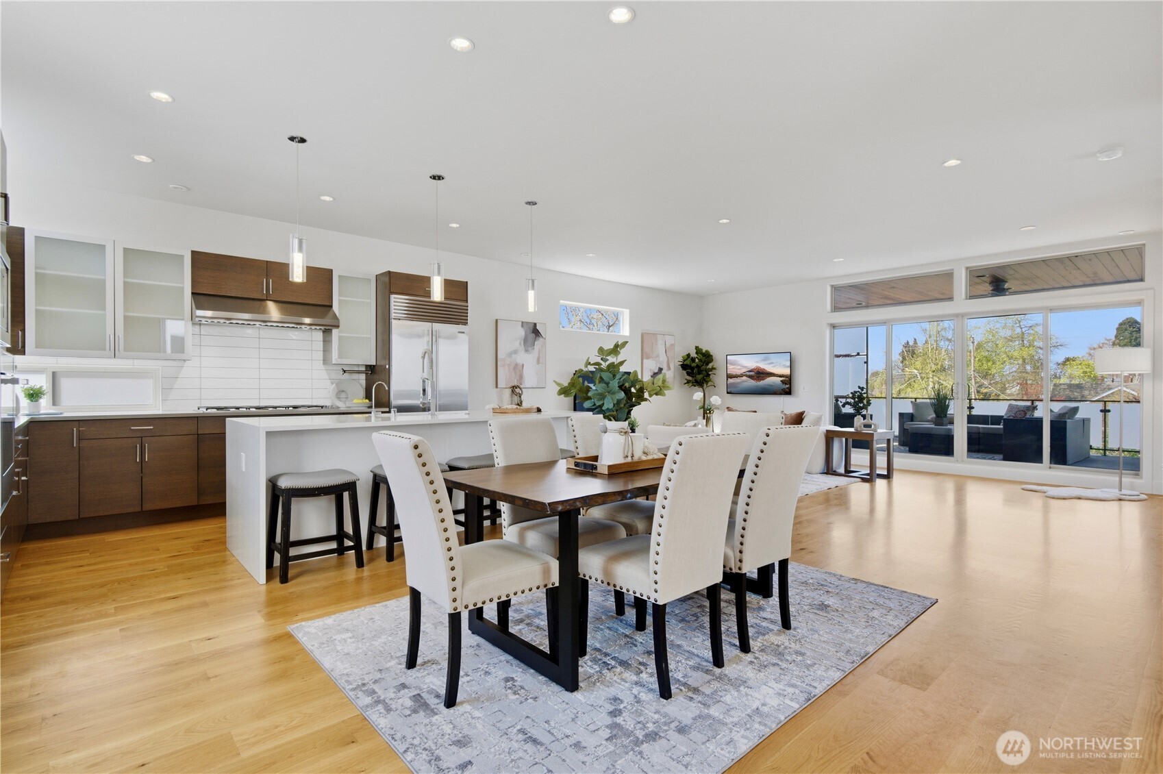 7729 16th Avenue NW, Seattle, WA 98117