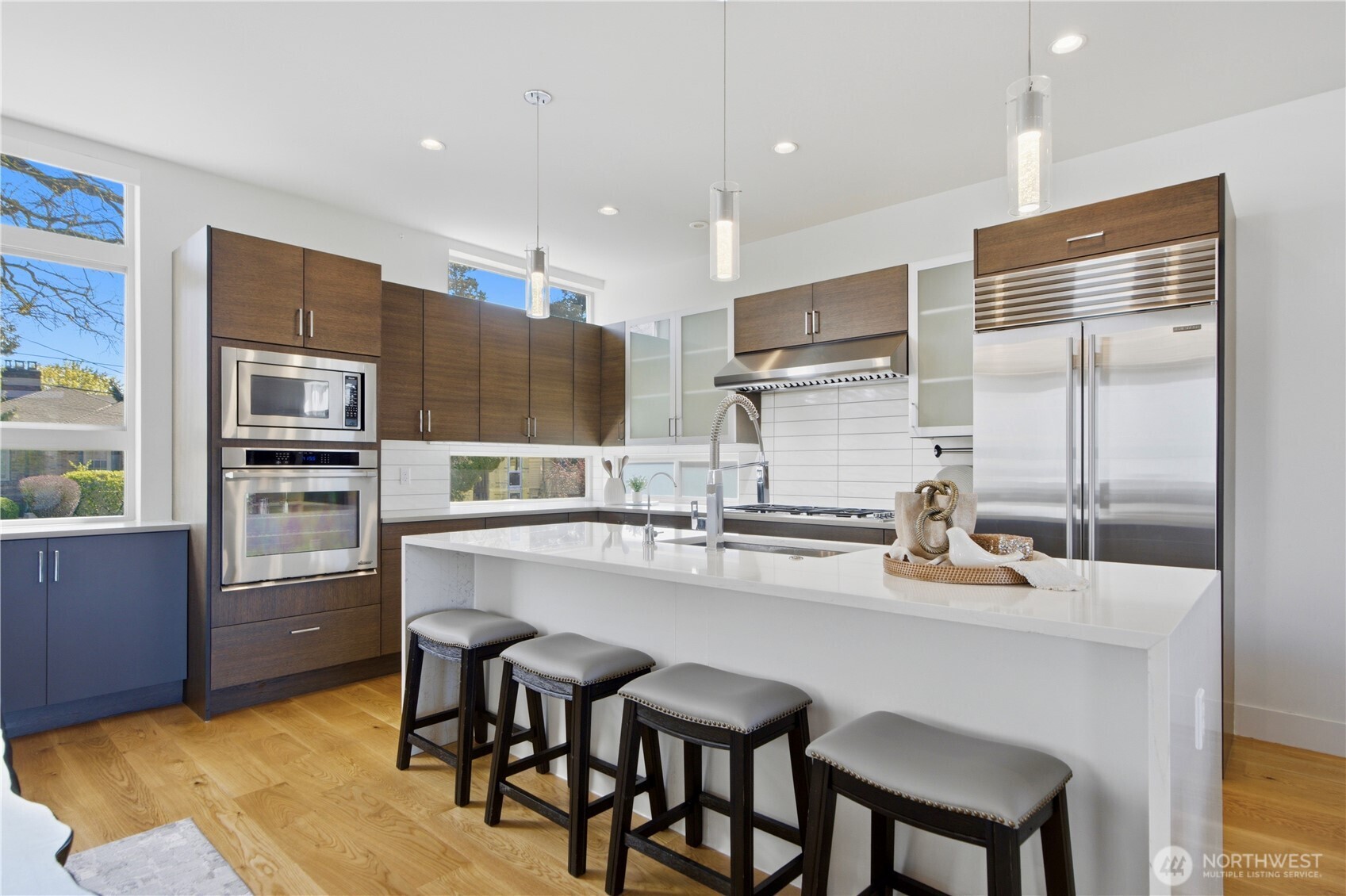 7729 16th Avenue NW, Seattle, WA 98117