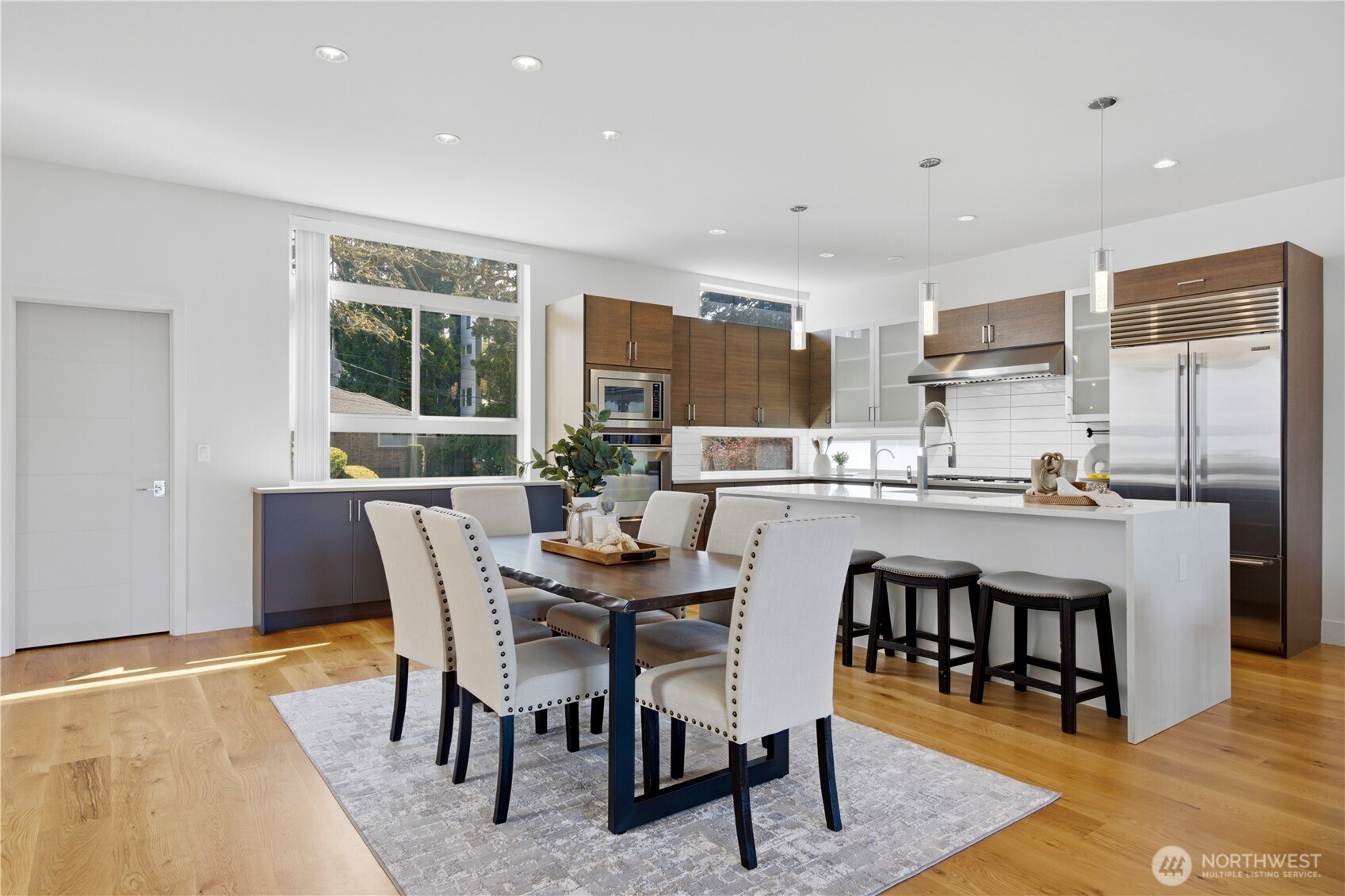 7729 16th Avenue NW, Seattle, WA 98117