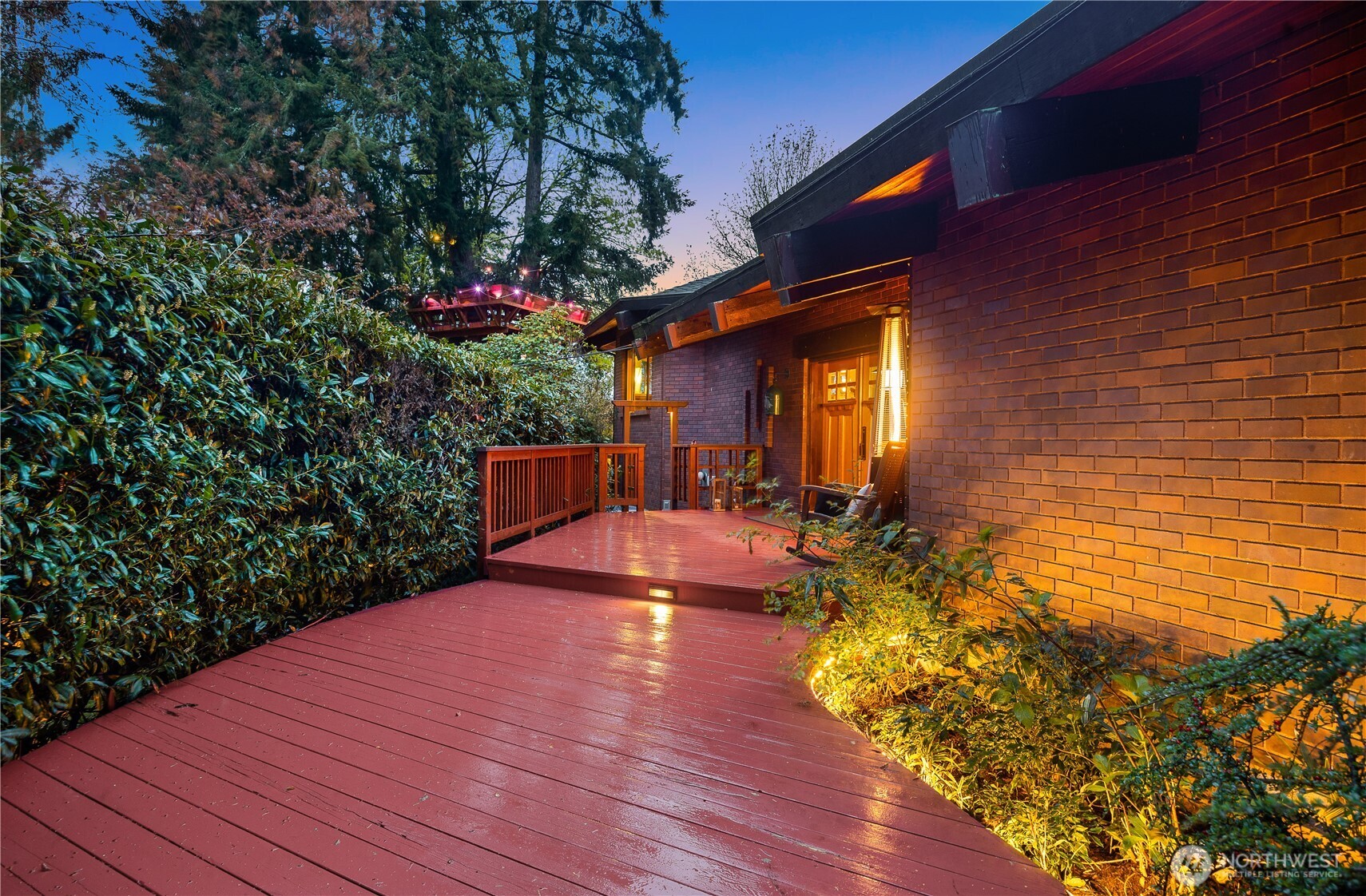 4775 NE 203rd Street , Lake Forest Park, WA 98155