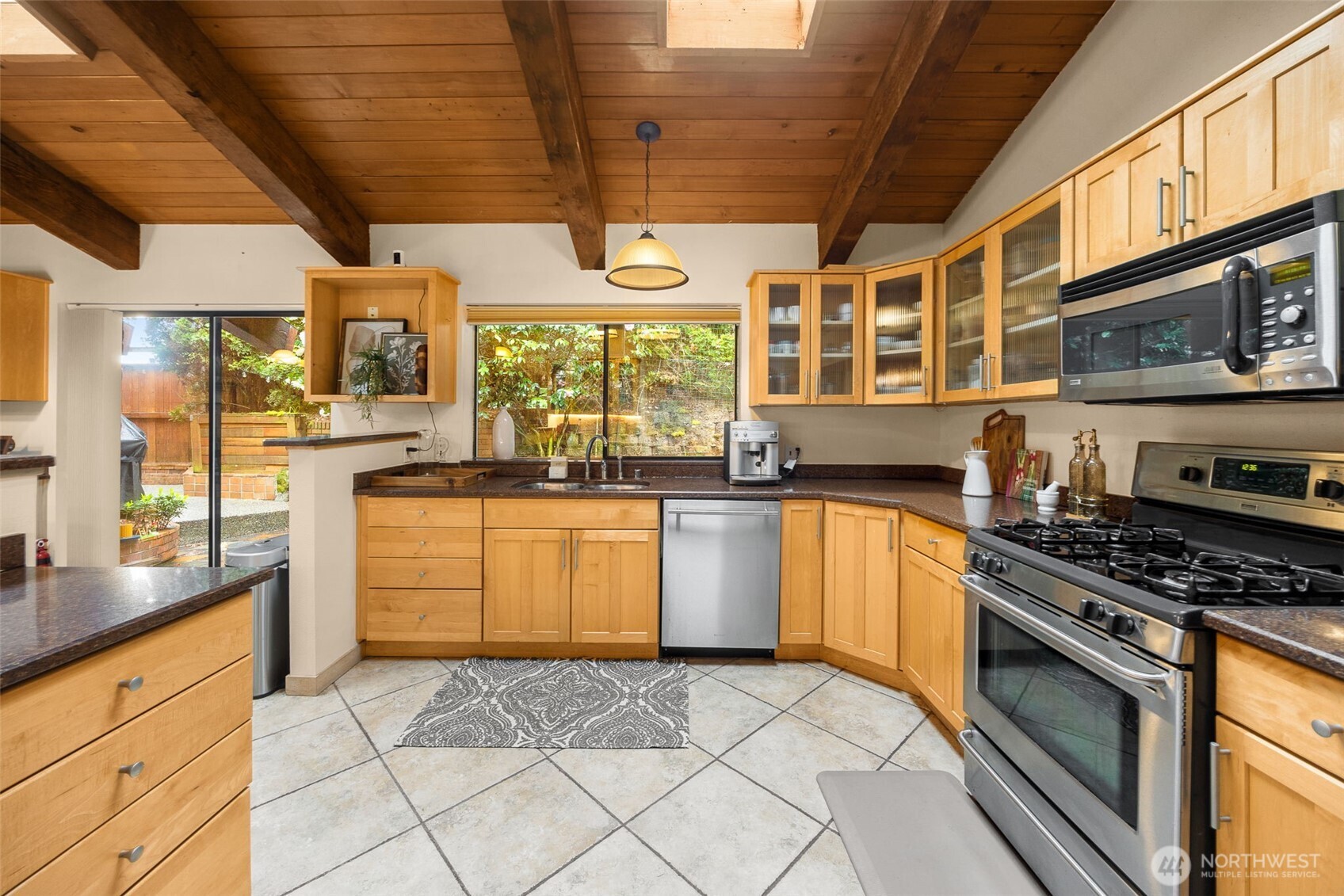 4775 NE 203rd Street , Lake Forest Park, WA 98155