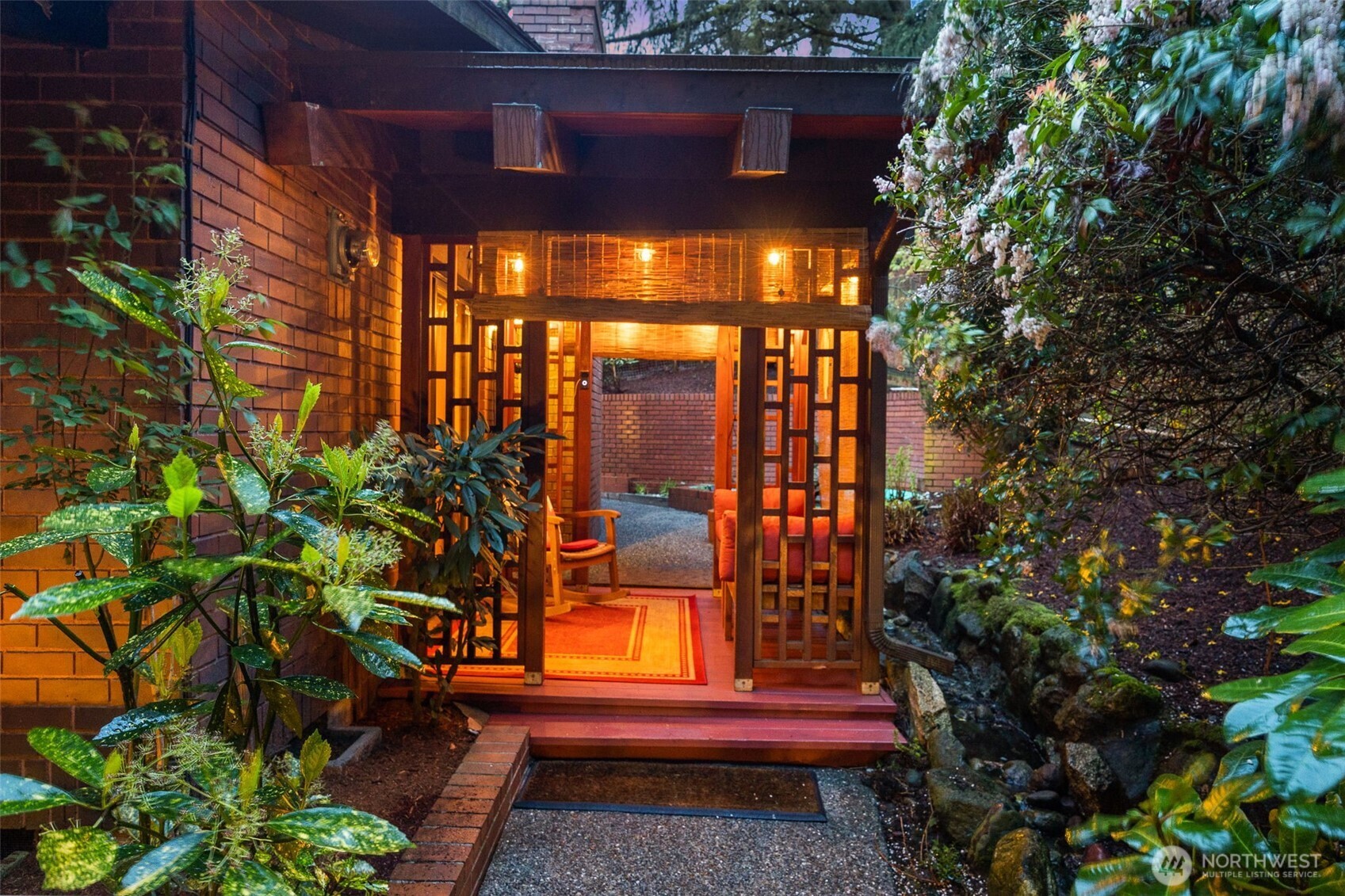 4775 NE 203rd Street , Lake Forest Park, WA 98155