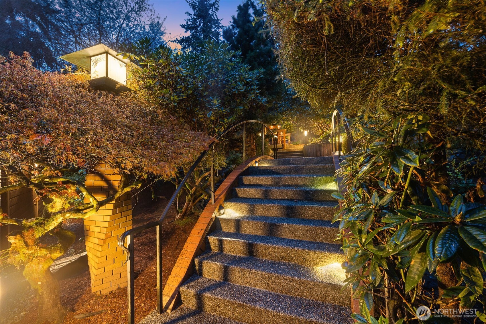 4775 NE 203rd Street , Lake Forest Park, WA 98155