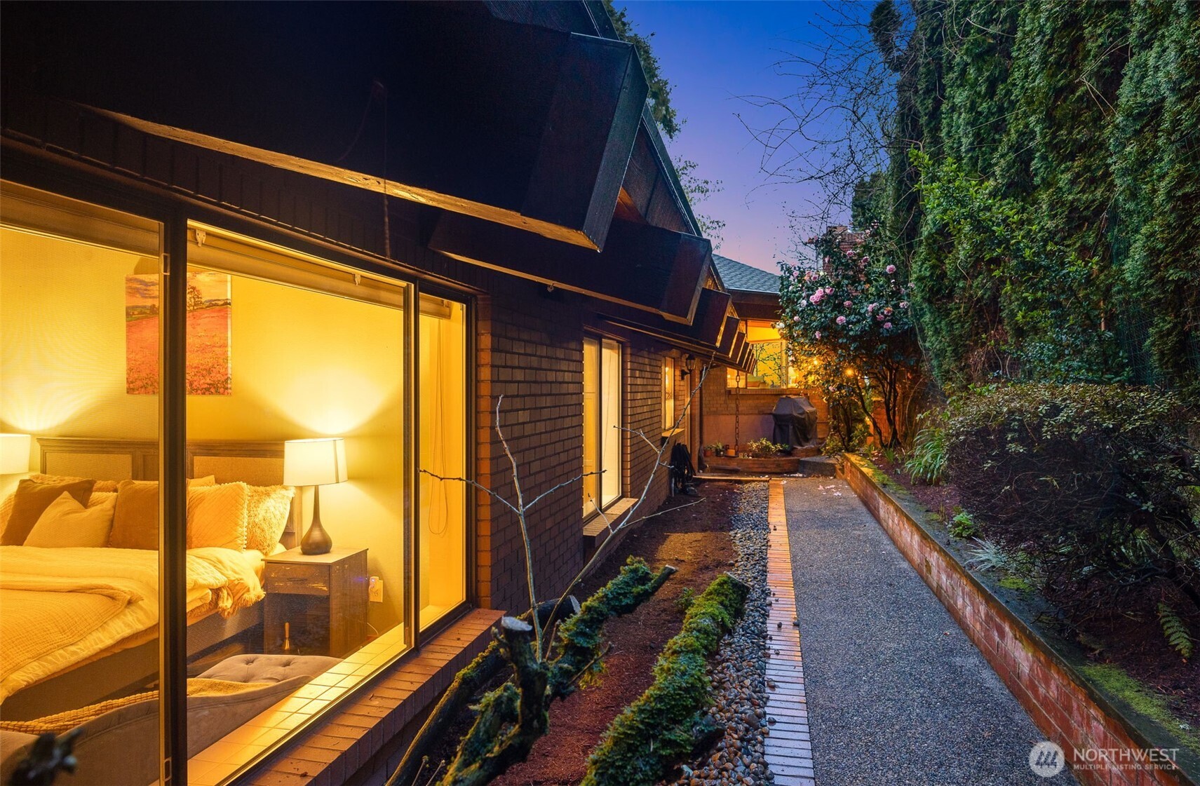 4775 NE 203rd Street , Lake Forest Park, WA 98155