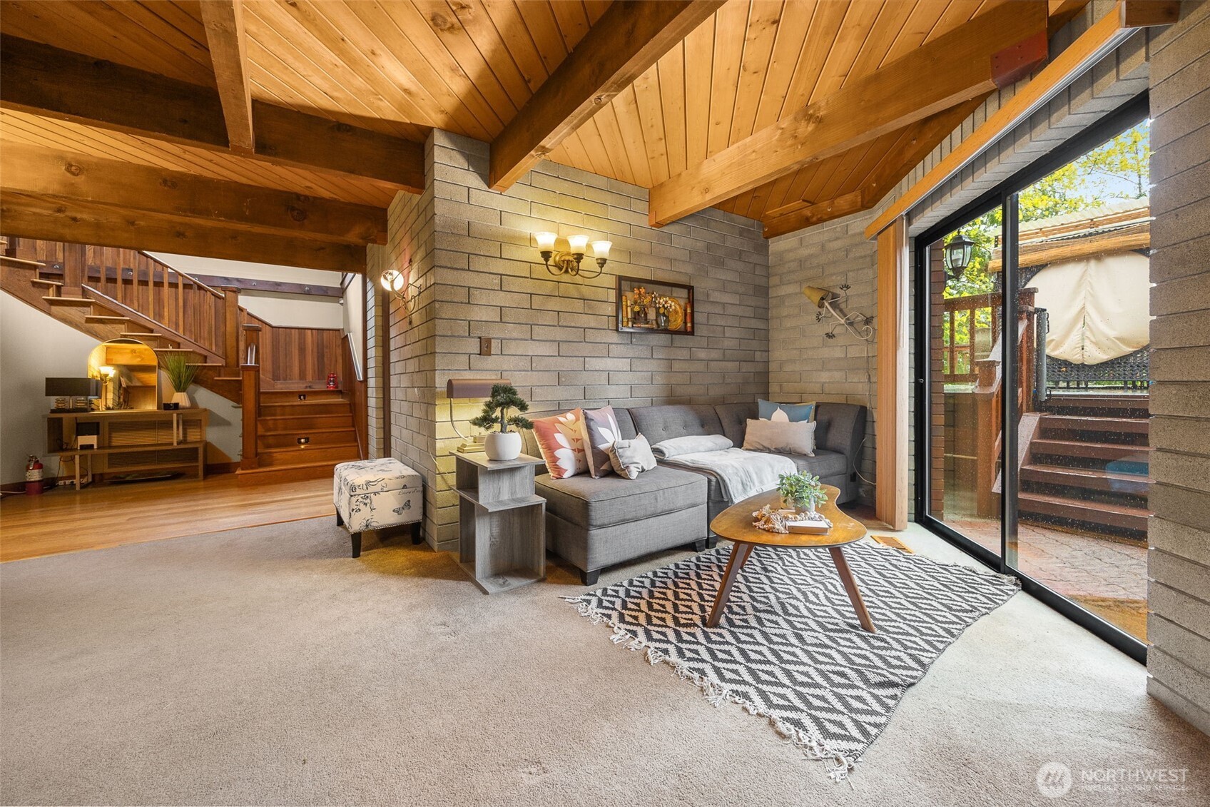 4775 NE 203rd Street , Lake Forest Park, WA 98155