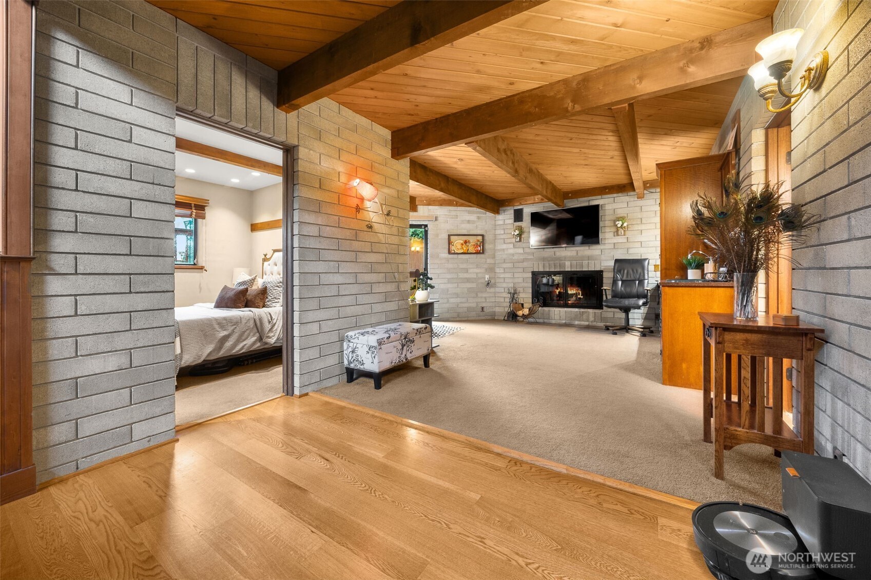 4775 NE 203rd Street , Lake Forest Park, WA 98155