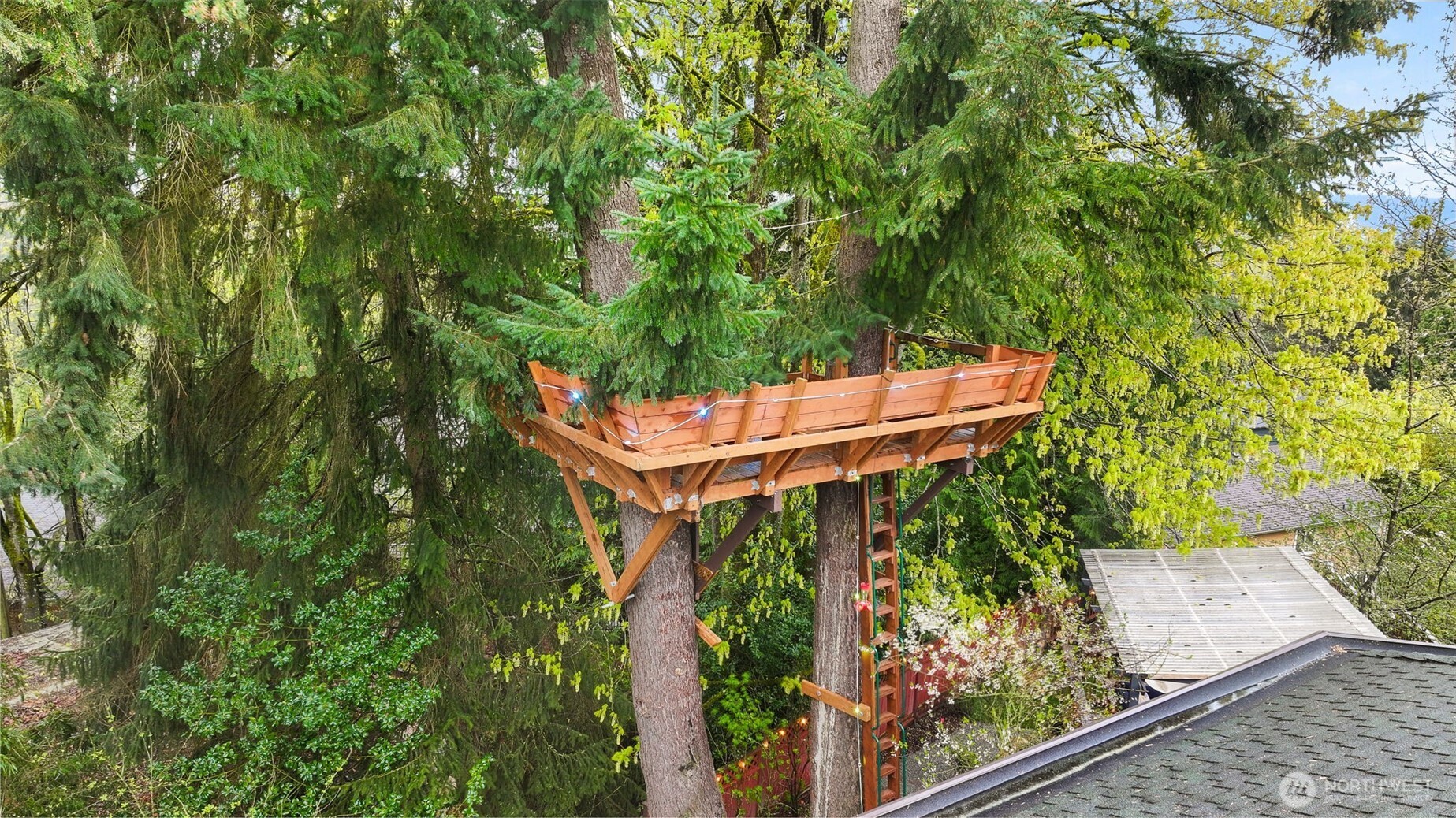 4775 NE 203rd Street , Lake Forest Park, WA 98155