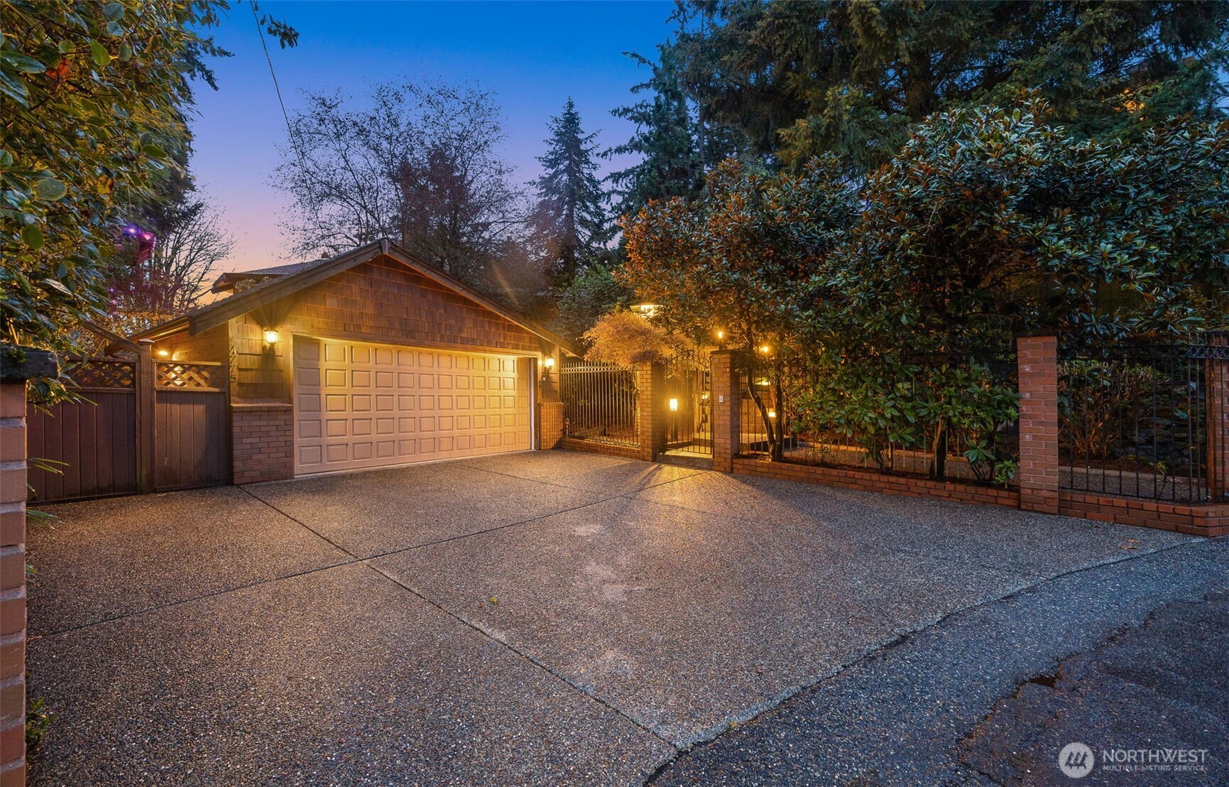 4775 NE 203rd Street , Lake Forest Park, WA 98155