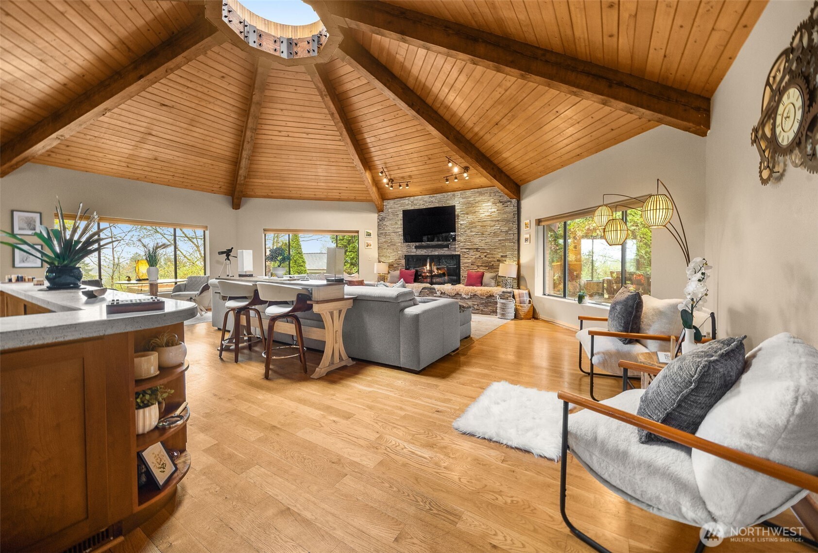 4775 NE 203rd Street , Lake Forest Park, WA 98155