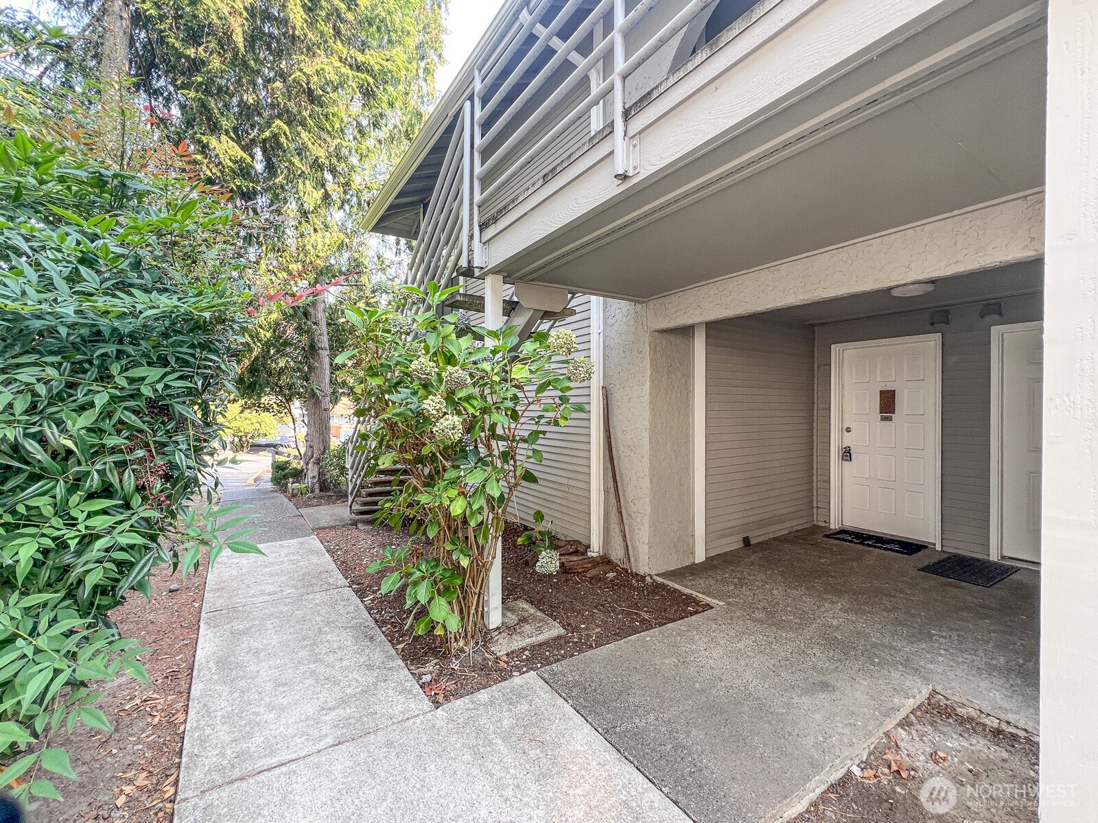 17203 NE 45th St #43, Redmond, WA 98052