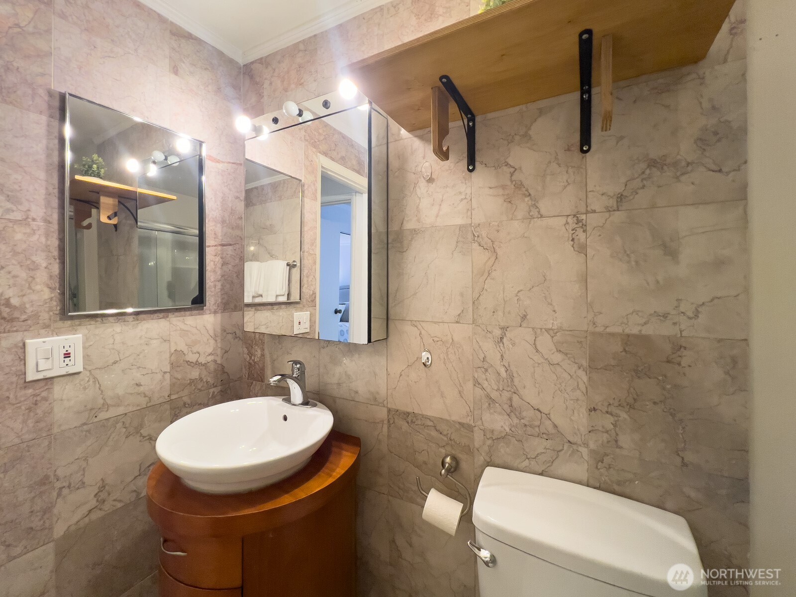 17203 NE 45th St #43, Redmond, WA 98052