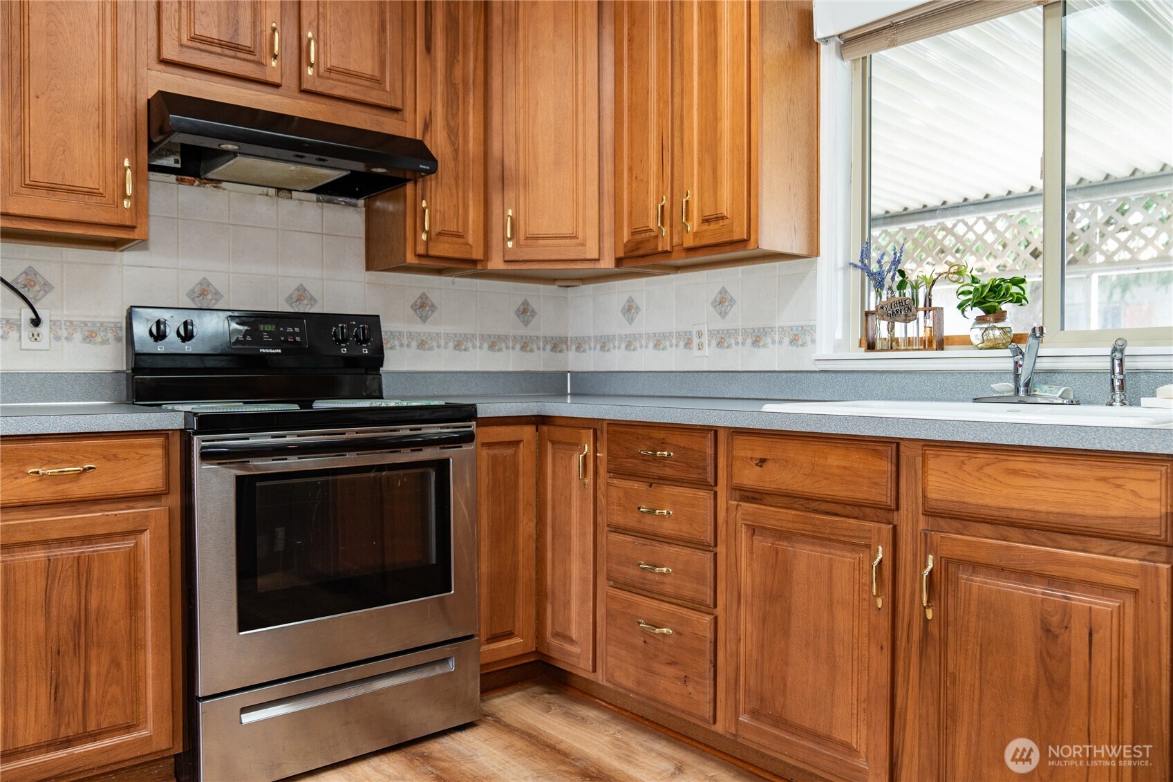 6 Donder Road , Shelton, WA 98584