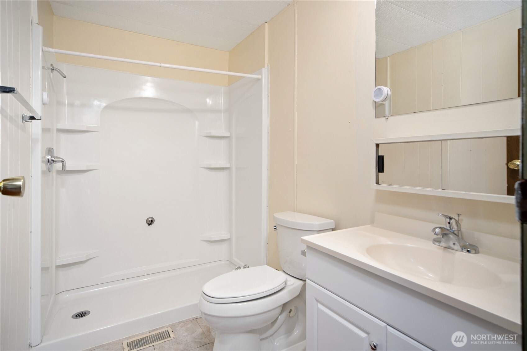 3060 NE McWilliams Road #117, Bremerton, WA 98311