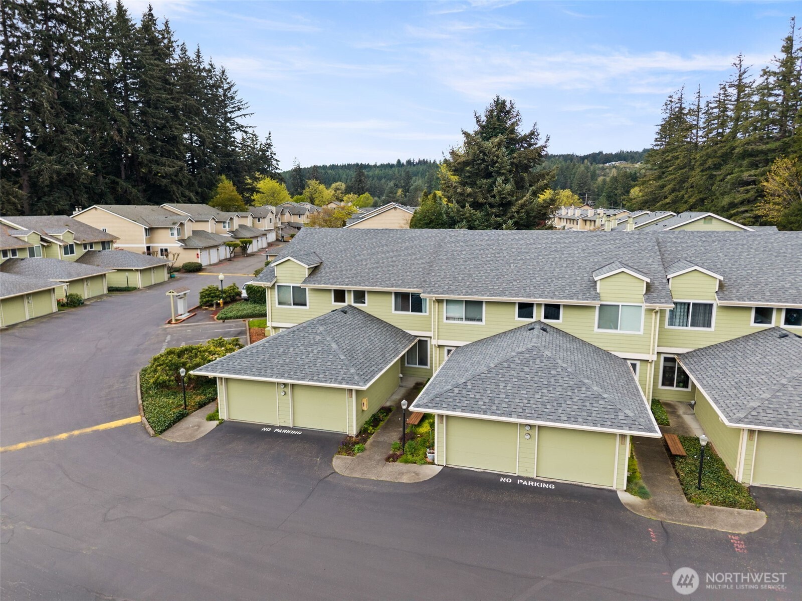 3931 NW Fairway Lane , Bremerton, WA 98312